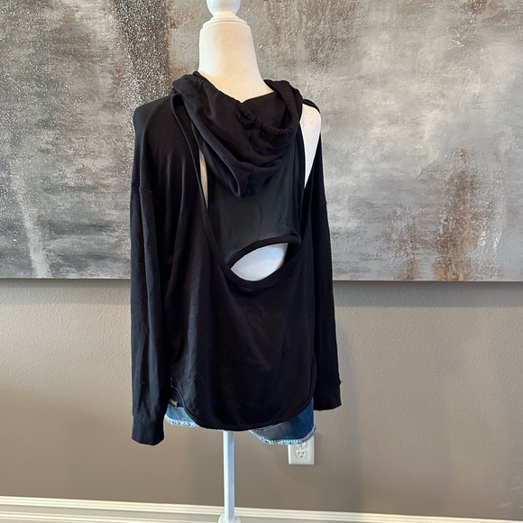 Women’s BKE Core Hoodie - Picture 4 of 7